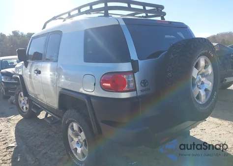 2007 Toyota Fj Cruiser z USA, uszkodzony, nr VIN JTEBU11F970043831